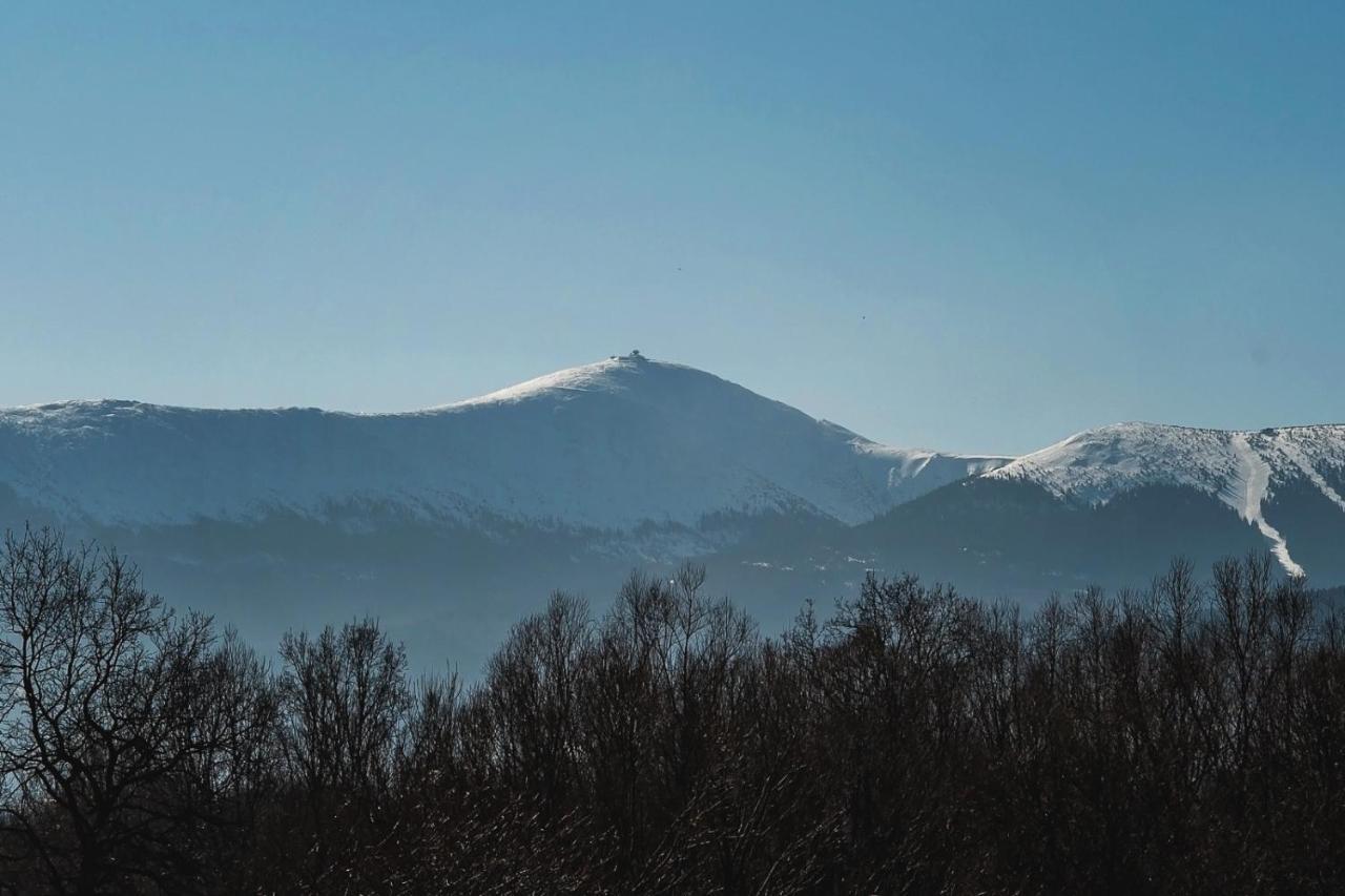 Za Gorami, Za Lasami Mysłakowice Kültér fotó
